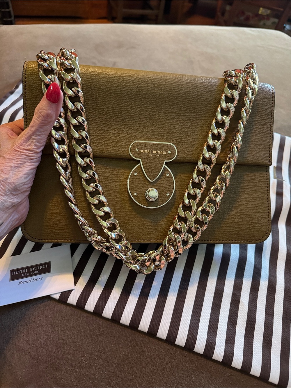 Henri Bendel Olive Green crossbody with gold chain New Without Tags - Picture 13 of 13